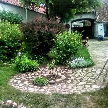 Casa Din Coltul Cetatii Villa Szászhermány Kültér fotó