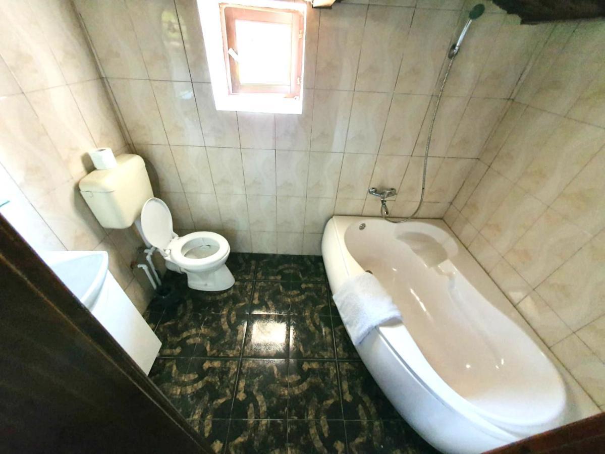 Casa Din Coltul Cetatii Villa Szászhermány Kültér fotó