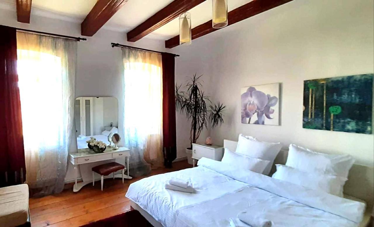 Casa Din Coltul Cetatii Villa Szászhermány Kültér fotó